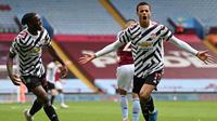 MU tak butuh waktu lama untuk bisa membalikkan kedudukan. Pada menit ke-56, mereka bisa mencetak satu gol lagi melalui Mason Greenwood setelah mendapat umpan dari Bissaka. (Foto: AFP/Pool/Shaun Botterill)