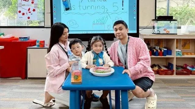 Para Artis Ini Hadiahi Mobil Mewah untuk Kado Ultah Anaknya, Keisha Alvaro Diberi Mercedes-Benz di Usia 20 Tahun