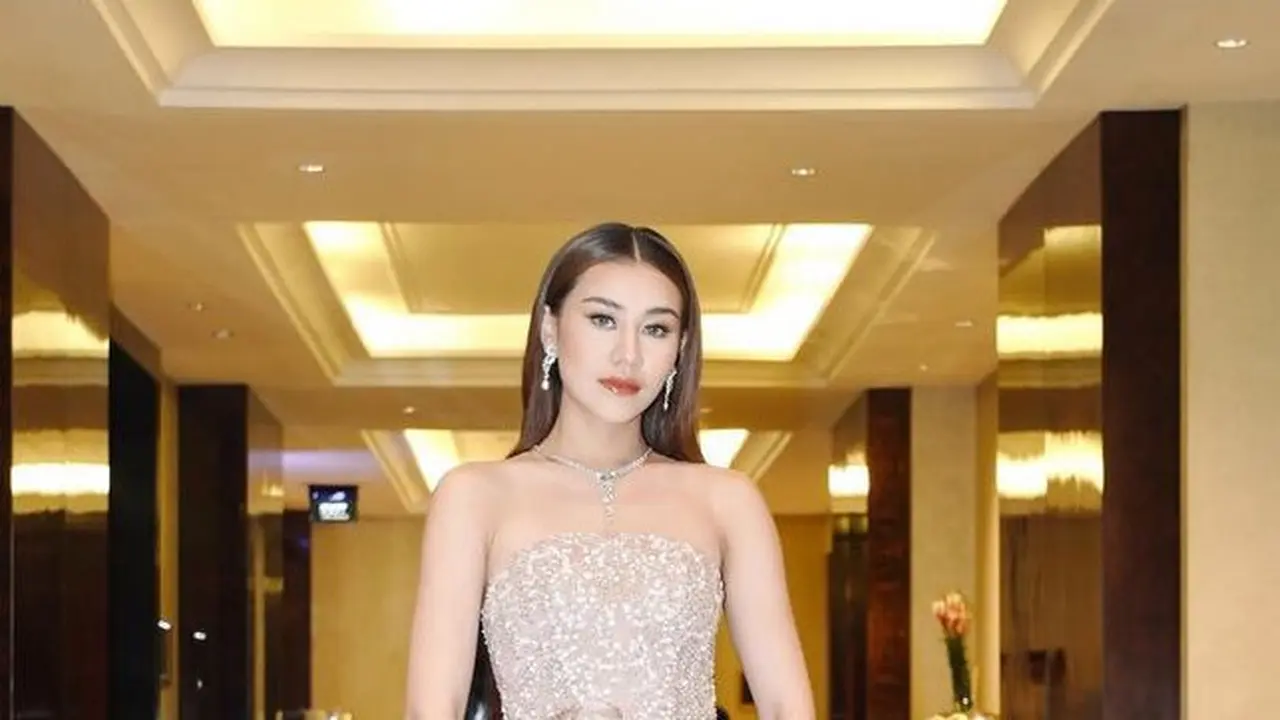 Gaya Glamor Aaliyah Massaid