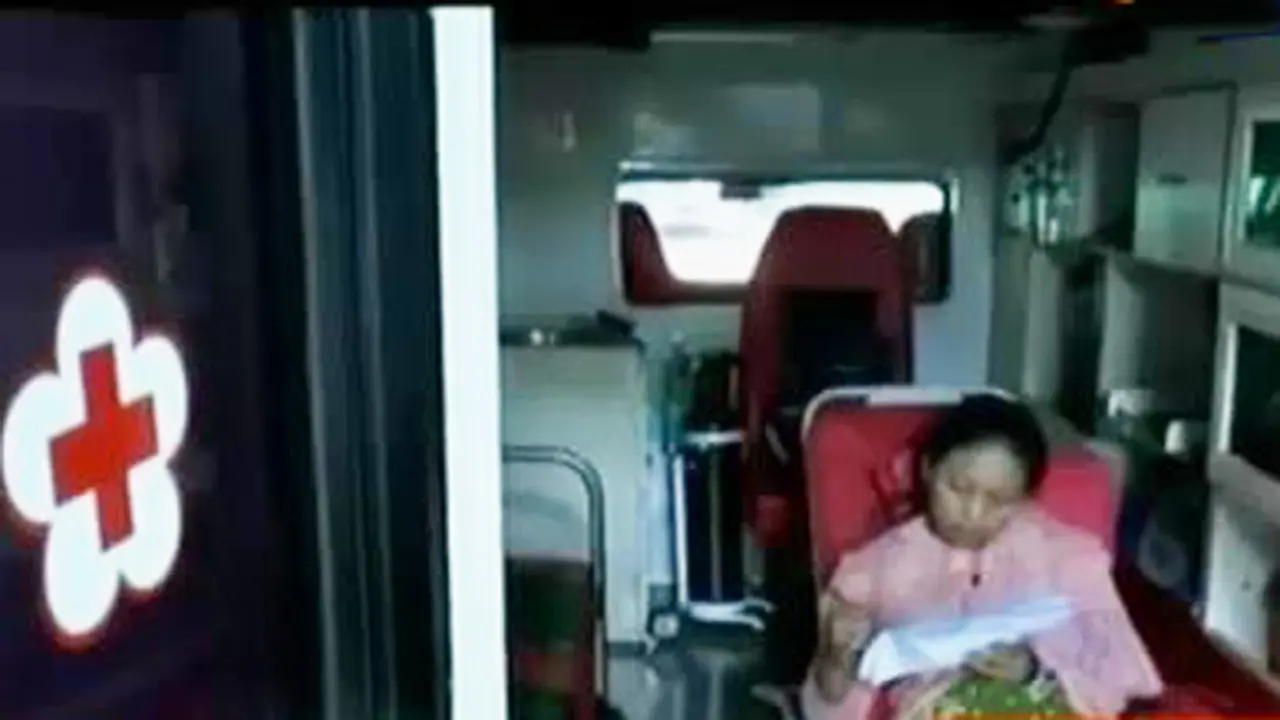 VIDEO: Siswi Ini Terpaksa Mengikuti Ujian Nasional di Ambulans