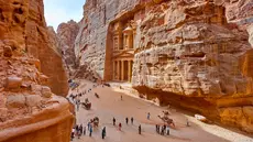 Wisata gurun pasir Yordania diprediksi akan menjadi wisata top 2018. (Liputan6.com/Pool/Scott Dunn)