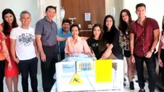 Penyanyi dangdut itu menghembuskan nafas terakhirnya setelah berjuang melawan penyakit kanker serviks yang menggerogotinya.