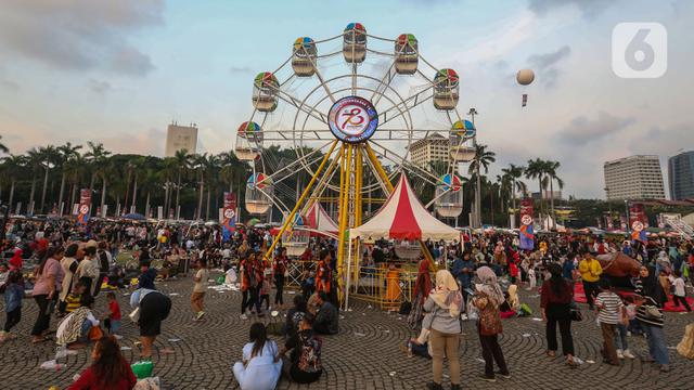 Pesta Rakyat HUT ke-78 Bhayangkara, Ribuan Warga Padati Kawasan Monas