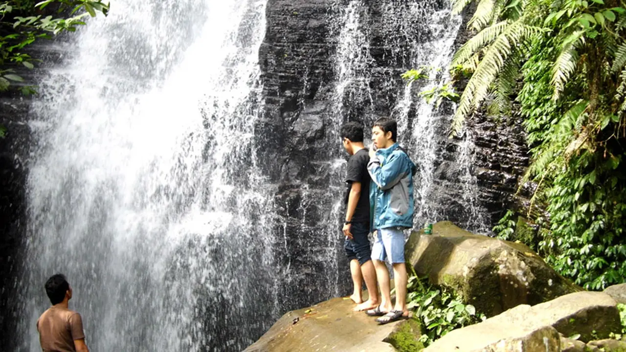 Menikmati Eloknya Alam di Curug Cipurut Purwakarta