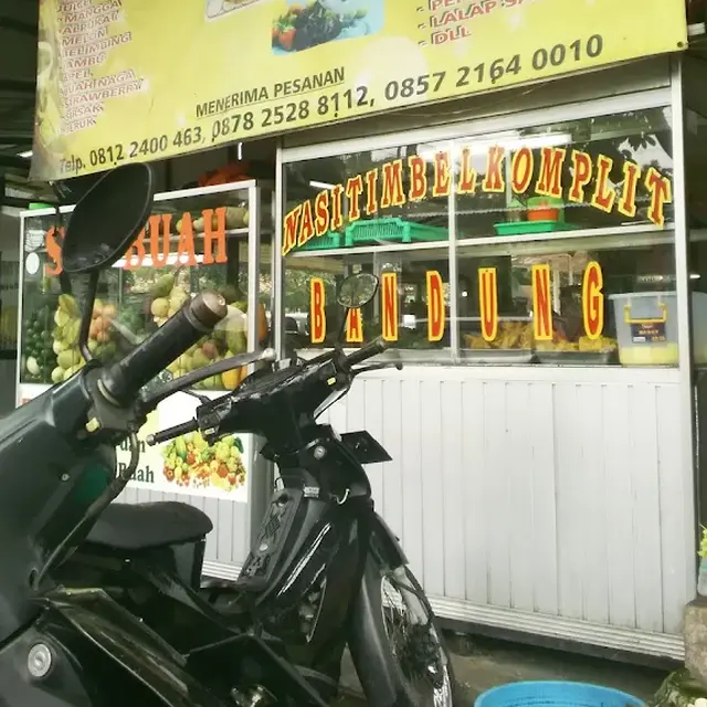 Rekomendasi Tempat Makan Nasi Timbel di Bandung
