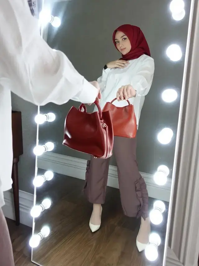 Outfit Merah Putih Hijab Artis