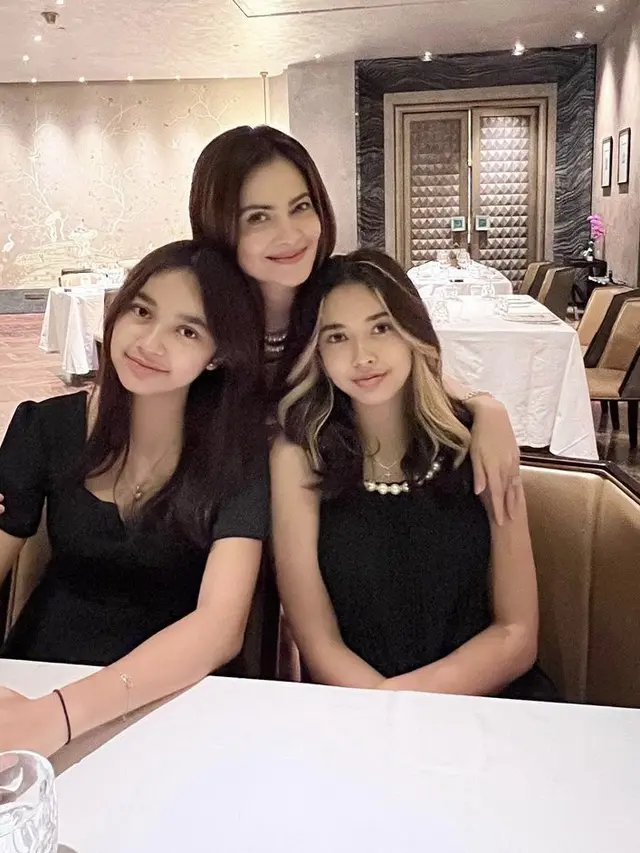 Tampilan Terbaru Cut Tari (/IG/cuttaryofficial)