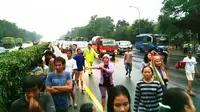 Unjuk rasa warga di Jalan Tol Jagorawi, Bogor. (Liputan6.com/Bima Firmansyah)