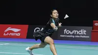 Tunggal putri Indonesia Gregoria Mariska Tunjung mengalahkan wakil Amerika Serikat Beiwen Zhang pada 32 besar Singapore Open 2024. Dia menang 21-18 dan 21-12 di&nbsp;Singapore Indoor Stadium, Selasa (28/5/2024). (foto: PP PBSI)