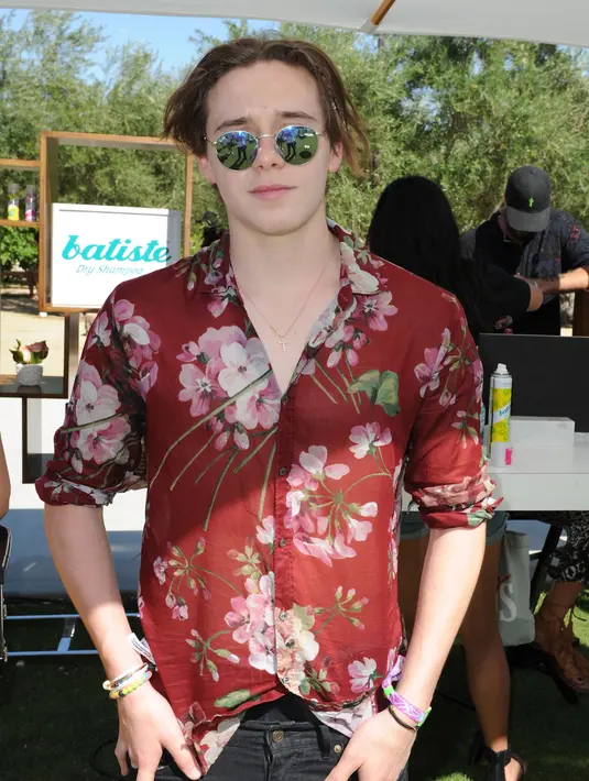 Sepertinya penggemar Brooklyn Beckham mulai berkecil hati, pasalnya Brooklyn jatuh kembali ke pelukan Chloe Moretz. (AFP/Bintang.com)