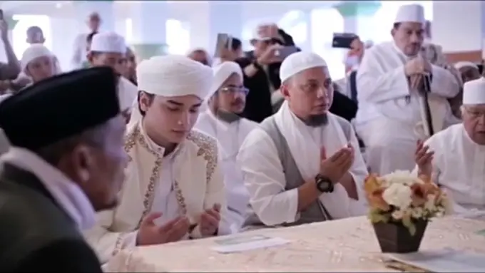 [Bintang] Berusia 17 Tahun, Ini Sisi Hukum Pernikahan Alvin - Larissa Chou