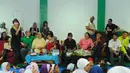 Acara tersebut sebagai ungkapan rasa syukur karena sinetron ABG Jadi Manten telah memasuki episode yang ke 150 pada Senin (4/8/14) lalu. (Liputan6.com/Andrian M Tunay)