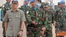 Citizen6, Lebanon: Wamenhan RI, Letjen TNI (Purn) Sjafrie Sjamsoeddin beserta Ibu Etty Sjafrie Samsoeddin melakukan kunjungan ke Markas Satgas Indonesian Battalion (Indobatt) di Adshit Al Qusayr UN POSN 7-1, Lebanon selatan, Kamis (7/4). (Pengirim: Badar)