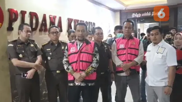 Kejati Sulsel menetapkan 3 tersangka dalam kasus korupsi upah honorer anggota Satpol PP Kota Makassar (Liputan6.com/Eka Hakim)