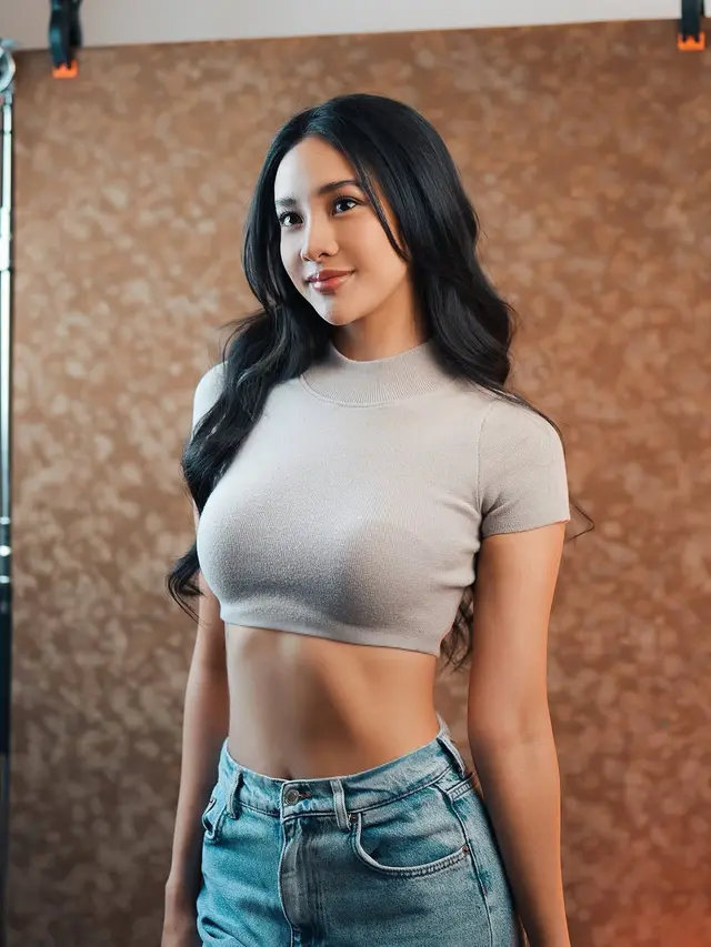 Potret Anya Geraldine Pamer Perut Rata. (instagram/anyageraldine)