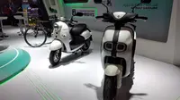 Yamaha menunjukkan bahwa mereka juga sudah memiliki line up motor elektrik dengan memamerkan 2 produknya di IIMS 2023 yang salah satunya adalah Yamaha Neos. Motor ini hadir dengan desain yang cenderung neo-classic.