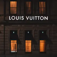 Ilustrasi Baju Dinas DPRD kota Tangerang berbahan Louis Vuitton/dok. Unsplash Cody