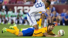 Chelsea berhasil mengungguli Barcelona 4-2 lewat adu penalti di turnamen pra musim International Champions Cup 2015.