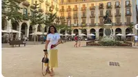 Bella Saphira liburan di Spanyol. (dok.Instagram @bellasaphiraofficial/https://www.instagram.com/p/B25myQ1HKuX/Henry)
