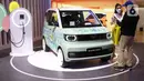 Mobil listrik Wuling yang dipamerkan pada ajang pameran Gaikindo Indonesia International Auto Show (GIIAS) 2021 di ICE BSD, Tangerang, Banten, Senin (15/11/2021). Para produsen otomotif berlomba menampilkan ragam mobil listrik untuk disajikan kepada para pelanggan. (Liputan6.com/Angga Yuniar)