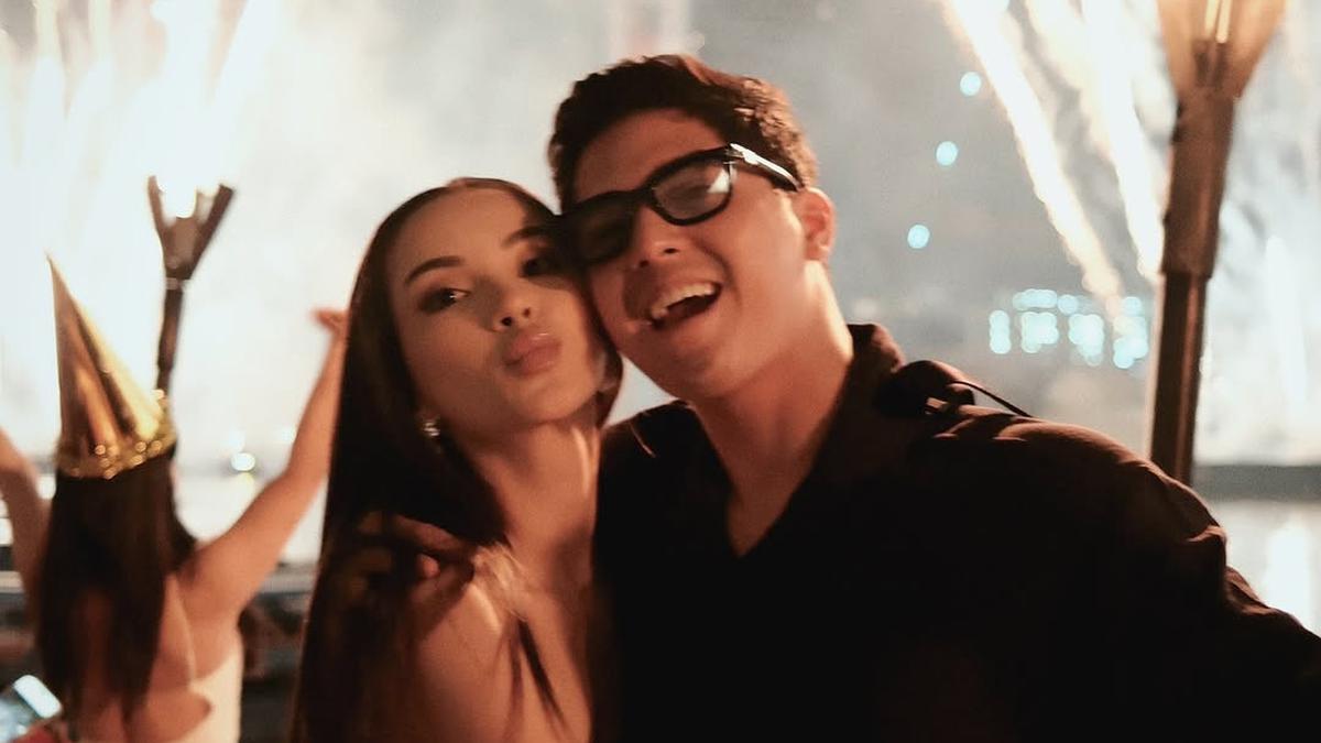 6 Gaya Liburan Al Ghazali dan Alyssa Daguise di Bangkok: Elegan dan Serasi dalam Nuansa Monokrom