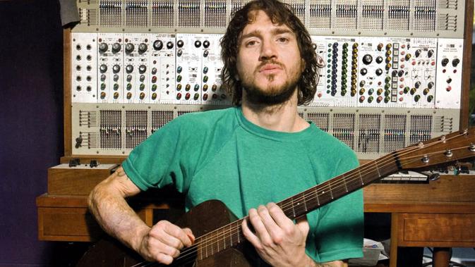 Mantan Gitaris RHCP John Frusciante Rilis 18 Lagu Gratis 