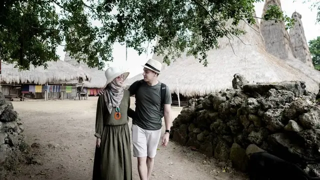 Potret Si Raja Sinetron Rionaldo Stockhorst Bersama Istri. (instagram/rio.stokhorst/eischulz).