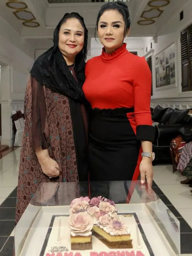 Jarang Terekspos, Ini 6 Potret  Ibu Krisdayanti yang Cantik Menawan