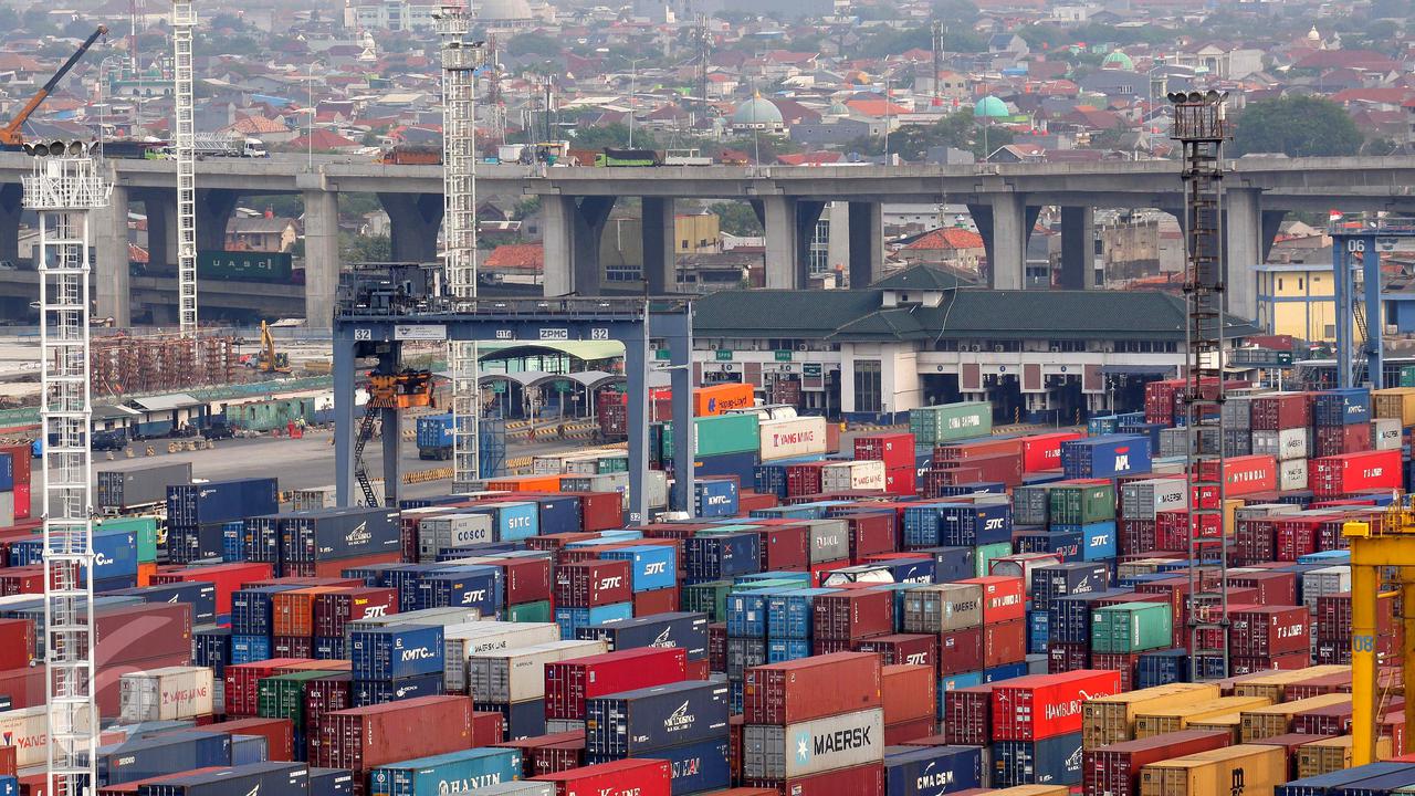 20150915-Bongkar Muat di JICT-Jakarta