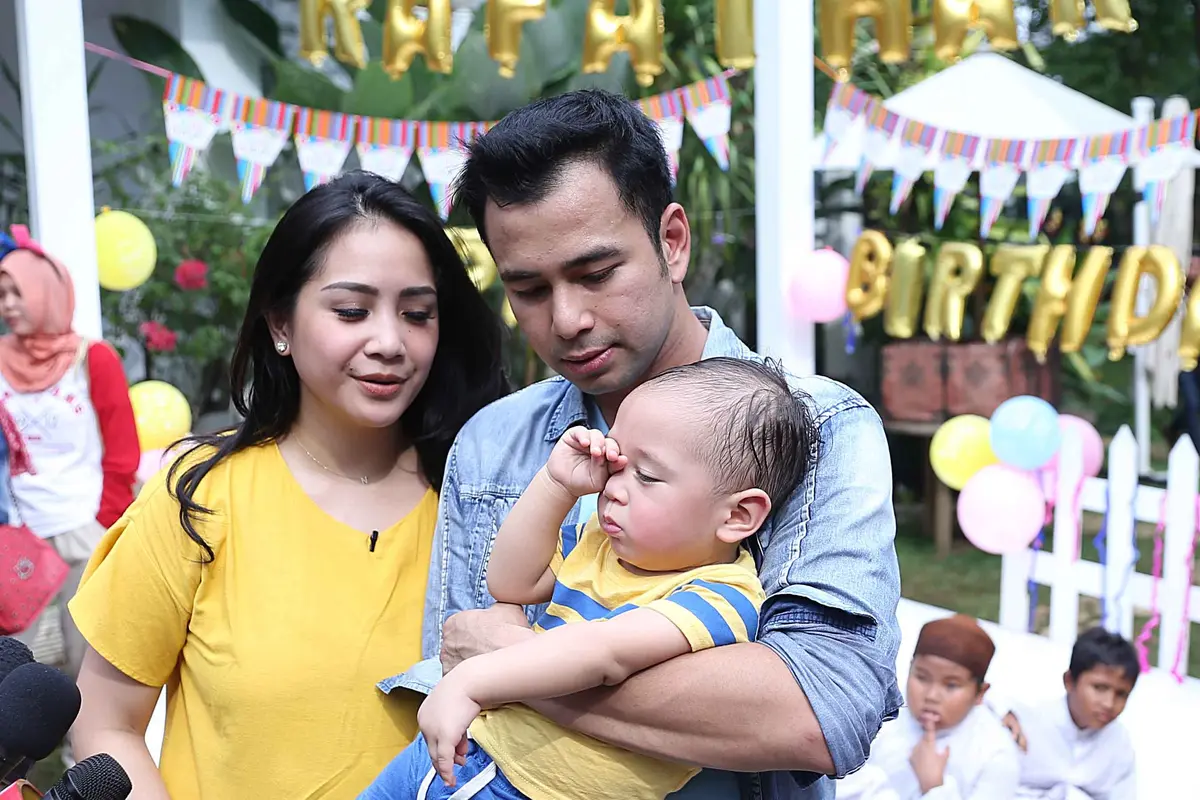 [Bintang] Raffi Ahmad, Rafathar, dan Nagita Slavina