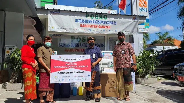 Pelindo III Salurkan 1500 Baju APD ke 7 Rumah Sakit di Surabaya dan Bali