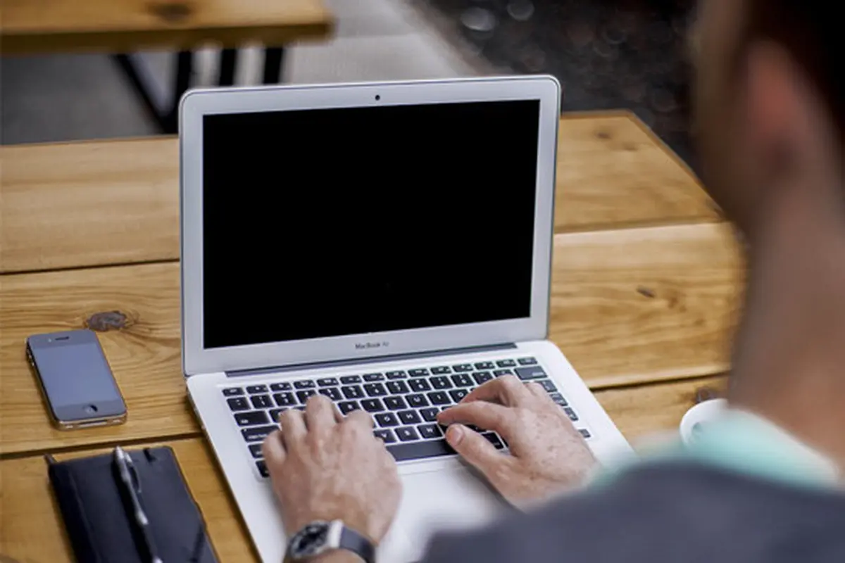Jangan Dipakai, Aksesori Laptop Ini Ternyata Merusak Port USB