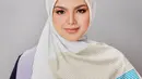 Ikut menjalani program bayi tabung usai menikah, Siti Nurhaliza akhirnya mengumumkan kehamilan keduanya pada akhir 2020 lalu. Dirinya diketahui melahirkan anak kedua pada 19 April 2021 saat usianya 42 tahun. (Liputan6.com/IG/@ctdk)