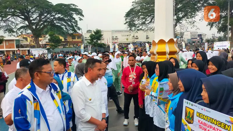 Pj Gubernur Bey Machmudin saat membuka ajang Pospeda Jabar di Lapang Merdeka Kota (Liputan6.com/Istimewa).