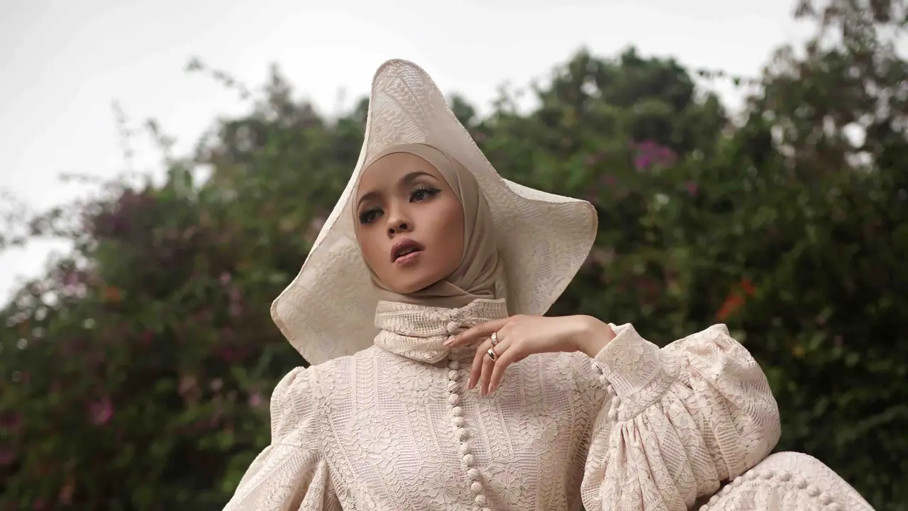 Romantic Nostalgia, Koleksi Busana Terakhir Barli Asmara untuk Menutup 2020