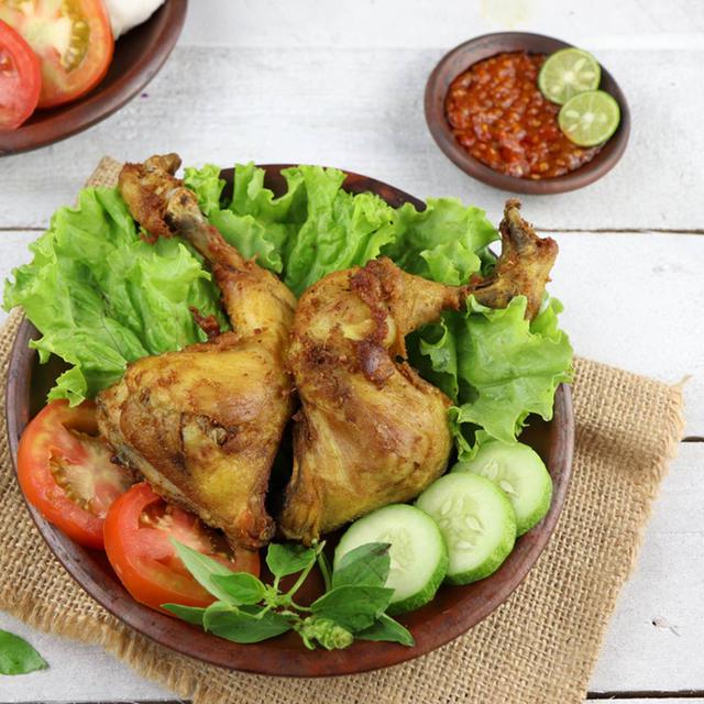 Cara Membuat Ayam Goreng Bawang Putih Gurih Simpel Lifestyle Fimela Com