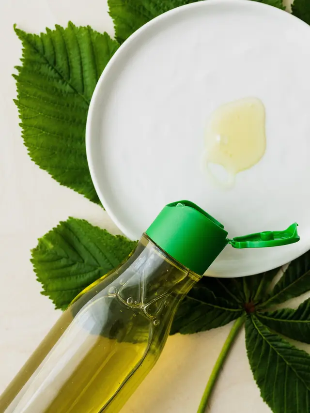 Minyak Zaitun Bisa Digunakan sebagai Pembersih Riasan Wajah Alami