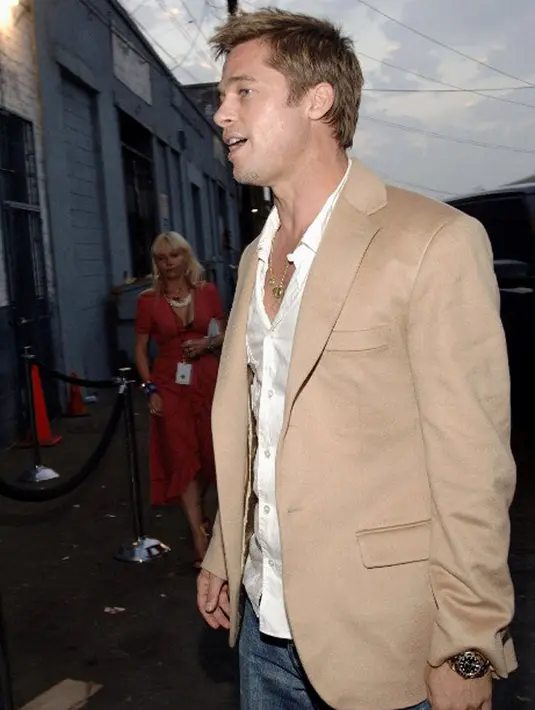 “Mereka (Brad Pitt dan Kate Hudson) telah bertemu secara diam-diam sejak keduanya bertemu pertama kali pada dua bulan lalu,” ucap sumber. (AFP/Bintang.com)