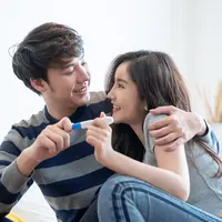 Ilustrasi pasangan tes kehamilan/copyrightshutterstock/Basicdog