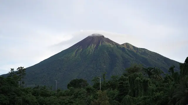 Gunung Gamalama.