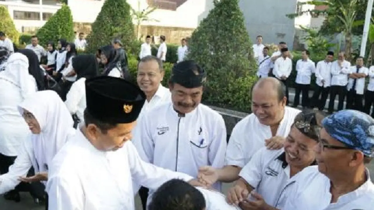 Antrean Salaman Staf Pemkab Purwakarta Mengular Sampai ke Jalan