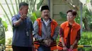 Pemilik PT Jasa Promix Nusantara dan PT Secilia Putri, Sibron Azis bersama Direktur PT WKE Lily Sundarsih tiba di Gedung KPK, Jakarta, Senin (11/2). Lily diperiksa terkait dugaan suap proyek pembangunan SPAM di Kementerian PUPR. (Merdeka.com/Dwi Narwoko)