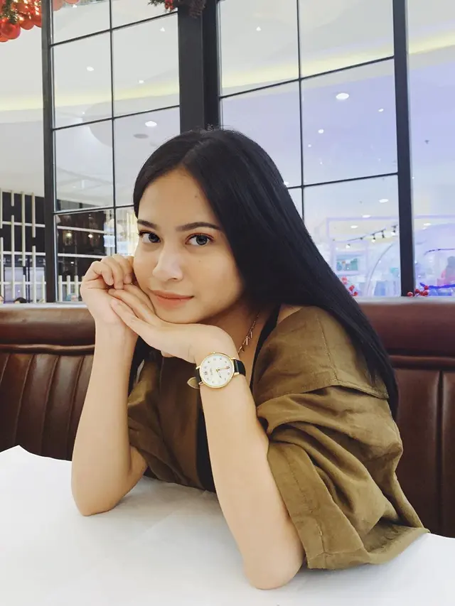 Main Film Bareng, Ini 7 Pesona Hanggini yang Disebut Kembaran Ersa Mayori