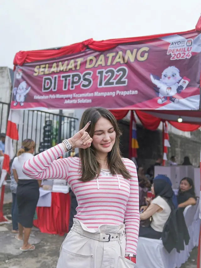 Luna Maya nyoblos di Pemilu 2024. [Foto: Instagram/lunamaya]