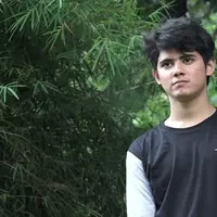 Tidak banyak aktifitas Aliando saat dapat libur Idul Adha, setelah melaksanakan solat Ied, ia akan memilih untuk beristirahat.