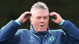 2. Guus Hiddink - Pernah melatih sejumlah klub top Eropa membuat pelatih asal Belanda ini layak untuk menukangi Leicester. Mantan manajer Chelsea ini dipercaya mampu menambah kepercayaan diri pada pemain The Foxes yang sedang turun. (EPA/Andy Rain)
