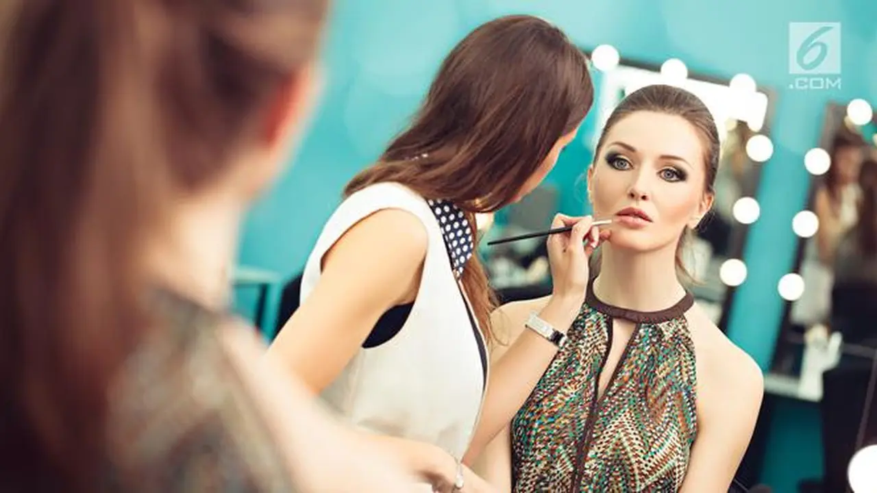 Tanpa sadar, 4 kesalahan dalam mengaplikasikan makeup ini sering dilakukan.