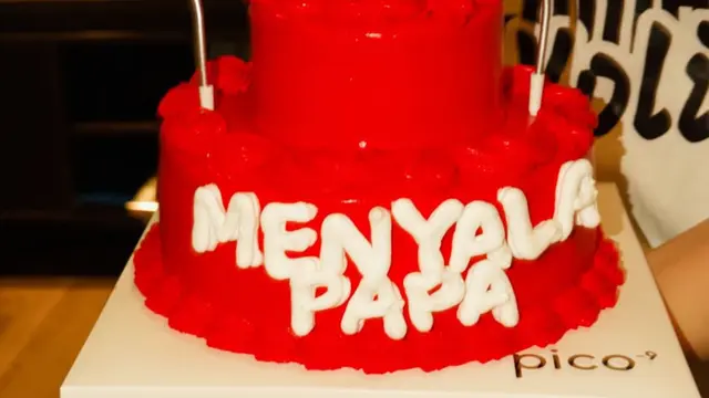 Kue ulang tahun Rizky Febian dari Mahalini. [@mahaliniraharja]