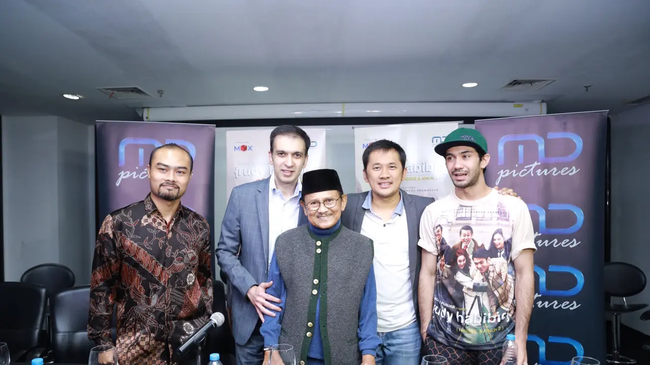[Bintang] Reza Rahadian