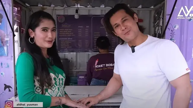Jarang Tersorot, Ini 7 Potret Revi Mariska yang Banting Setir Jadi Penjual Boba